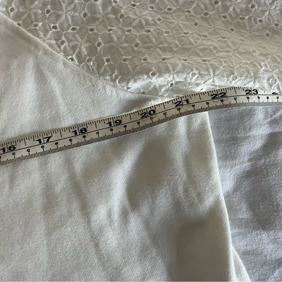 Gap Relaxed White Eyelet Crewneck Cotton Sweatshirt Womens Size Medium EUC - Picture 11 of 15